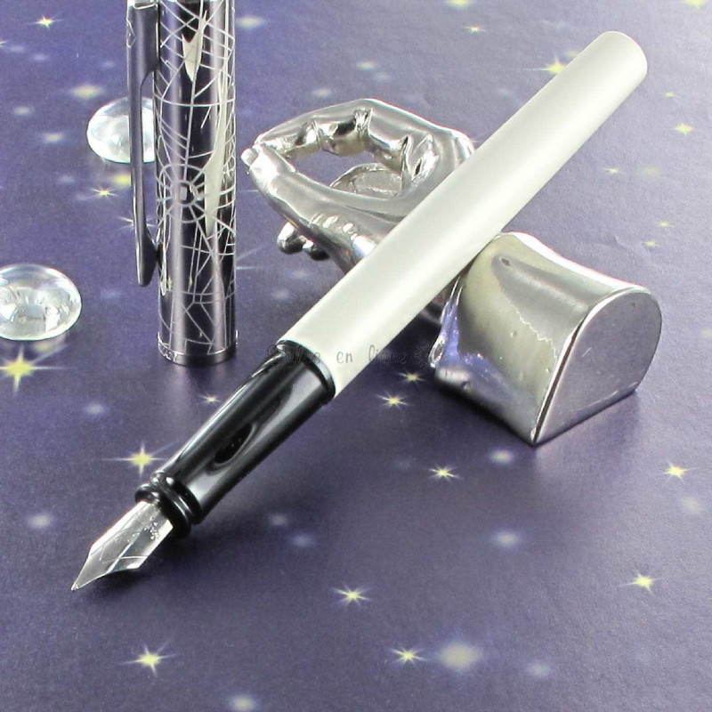 Stylo Plume Fine WATERMAN® Allure Deluxe Perle Stylo Plume Fine WATERMAN® Allure Deluxe Perle