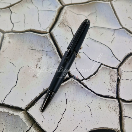 Stylo roller laquée noir mat Edge Rétractable
