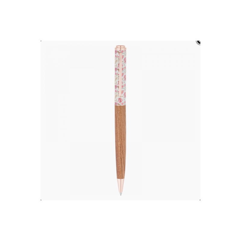Stylo bille Bahia en bois – vue produit verticale, capuchon floral rose, pointe bille sortie, fond blanc. Stylo bille Bahia en bois – vue produit verticale, capuchon floral rose, pointe bille sortie, fond blanc.