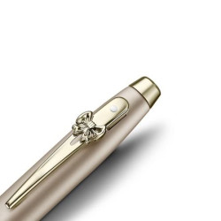 Détail du clip fleur du stylo plume Sheaffer Paris